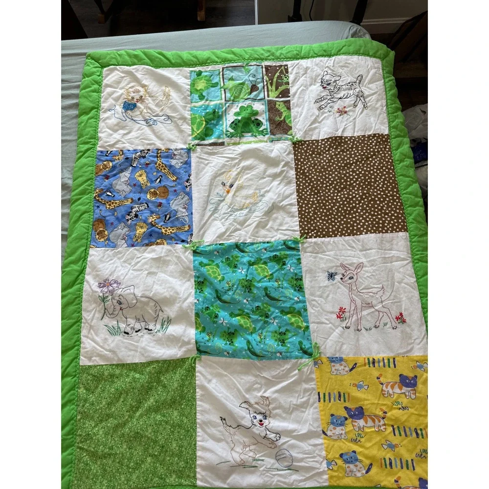 Vintage Handmade Baby Quilt Embroidered‎ Animal Patchwork Green 36x48 Nursery